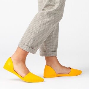 NIB Native Audrey Women's D'Orsay Pointed Toe Flats in Groovy Yellow Size 8